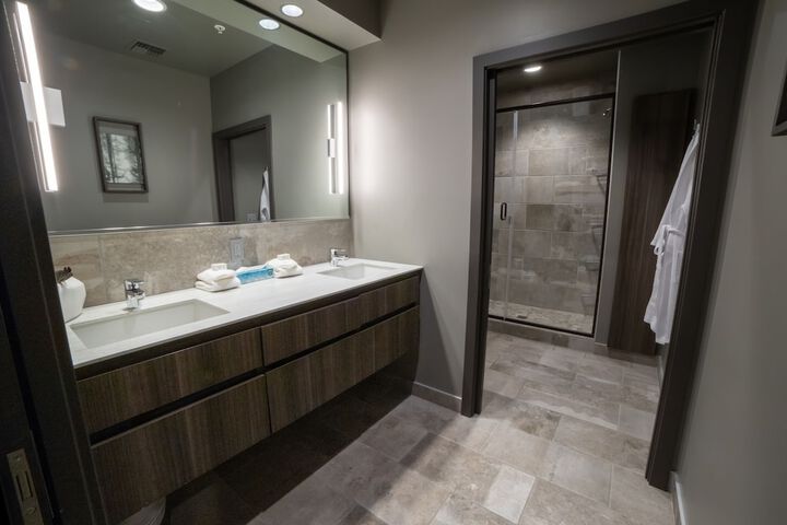 Montvale Hotel