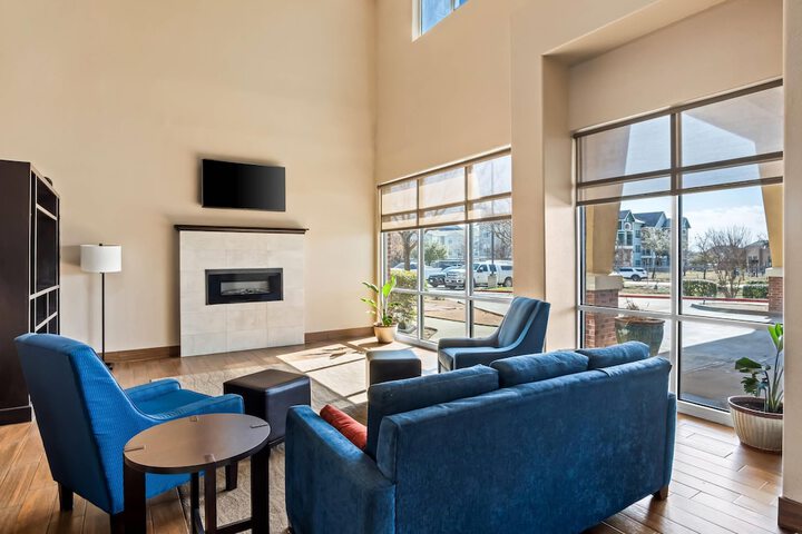 Comfort Suites Waxahachie - Dallas