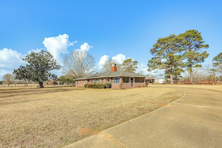 Countryside Marion Retreat Near Fishing & Trails!