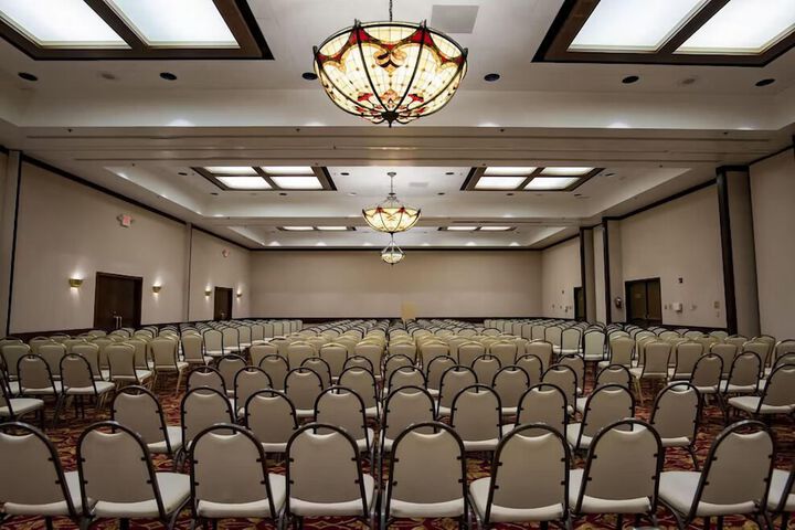 MCM Elegante Hotel and Conference Center Odessa