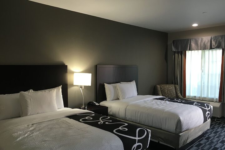 Room 28 of 34