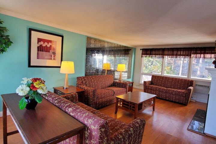 Pinebrook Motel