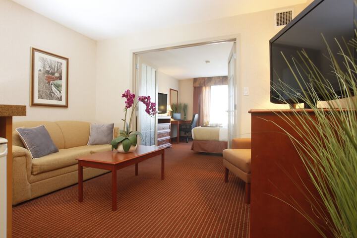 Room 20 of 33
