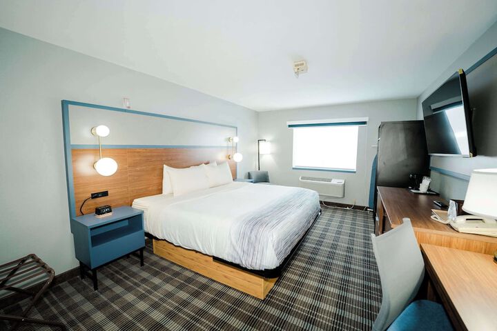 Room 9 of 43