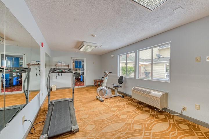 American Inn and Suites Dundee