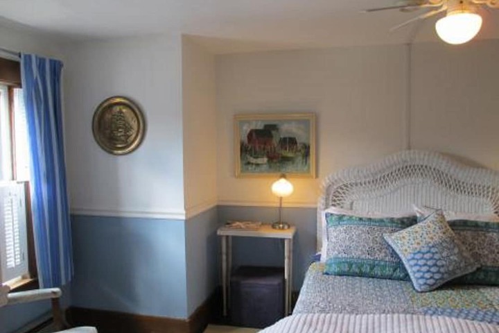 Room 46 of 89