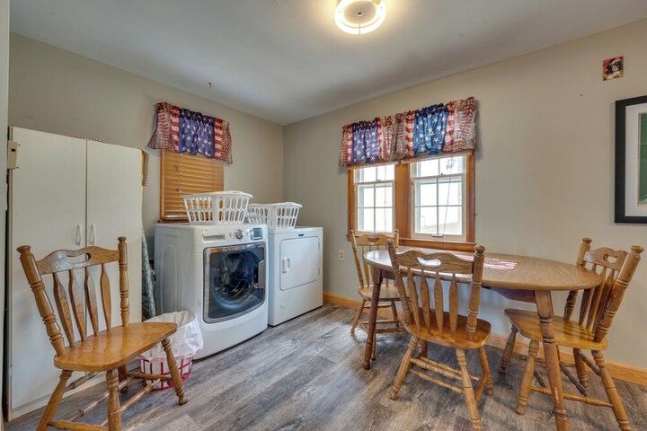 Cozy Iowa Getaway w / Patio & Fenced-in Yard!