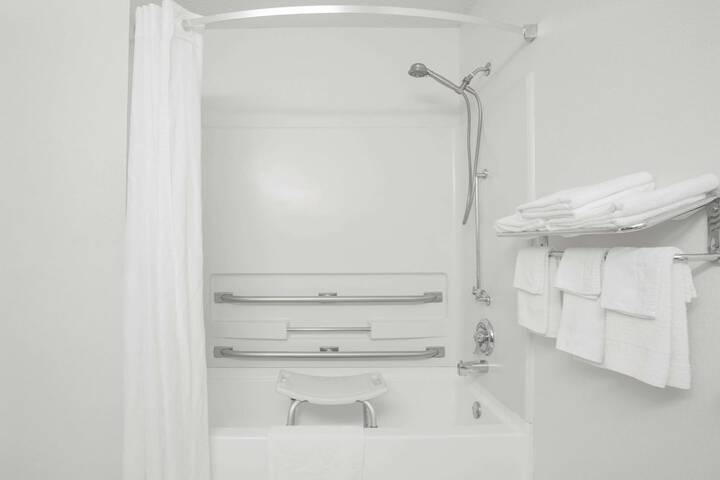 Room 17 of 21