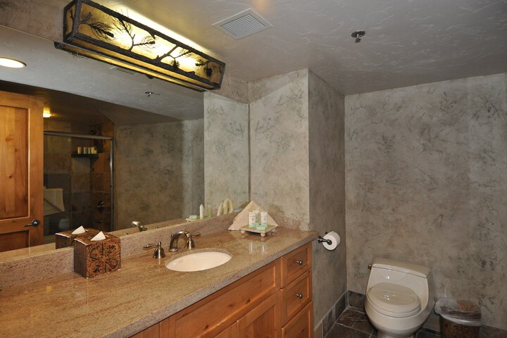 Grand Summit Hotel - Canyons Village a RockResort