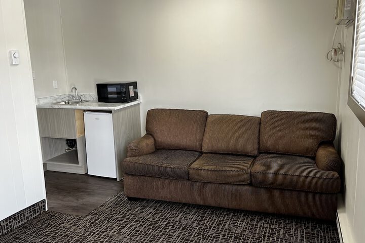 Room 16 of 18
