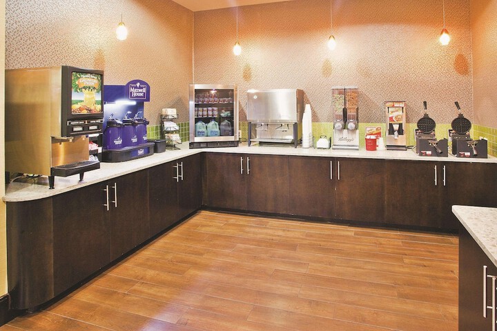 La Quinta Inn & Suites by Wyndham Hinesville - Fort Stewart