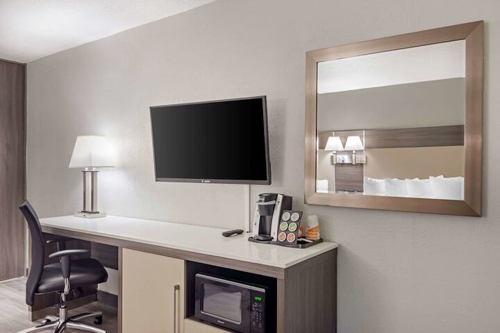Room 9 of 29