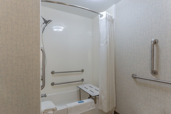 Holiday Inn Express Indianapolis - Southeast by IHG