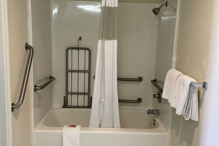 Room 11 of 29