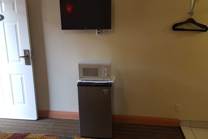 Room 13 of 40