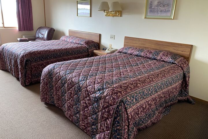 AmeriVu Inn and Suites