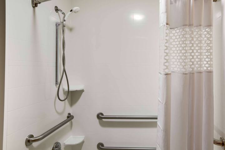 Wingate by Wyndham Cranberry