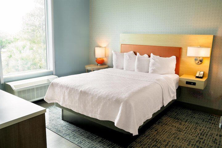 Home2 Suites by Hilton Jacksonville-South / St. Johns Town Ctr