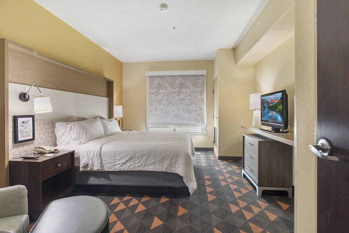 Room 30 of 43