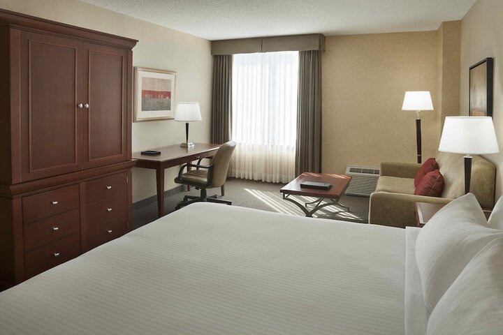 Room 27 of 42