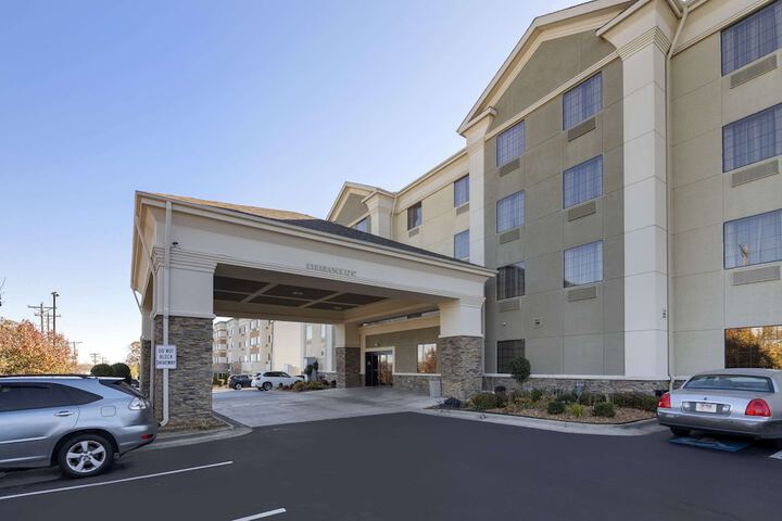 Hotel 7 of 63
