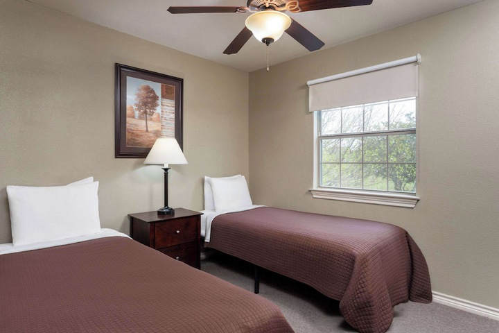 Eagles Den Three Rivers Texas a Travelodge by Wyndham