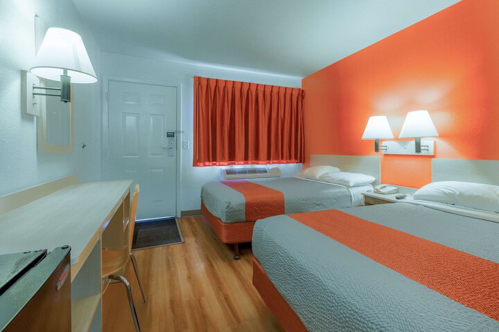 Room 7 of 29