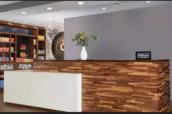 Hampton Inn & Suites St. Charles Old Town Area
