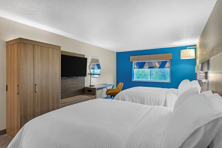 Holiday Inn Express Hotel & Suites Charlotte by IHG
