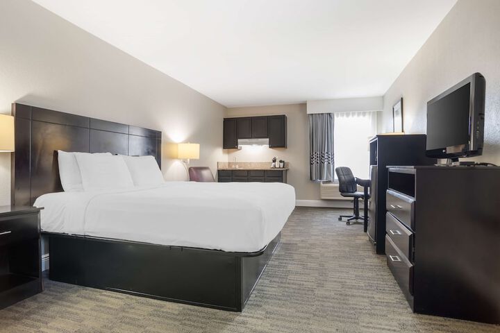 Room 10 of 27