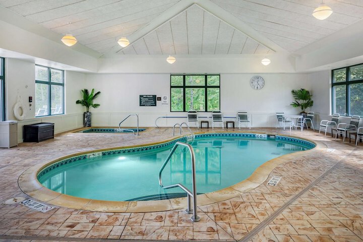 Comfort Inn & Suites Lake George