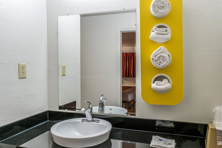 Room 15 of 30