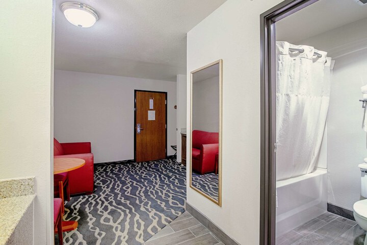 Room 3 of 30