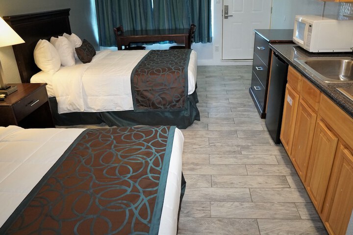 Sunset Beach Hotel