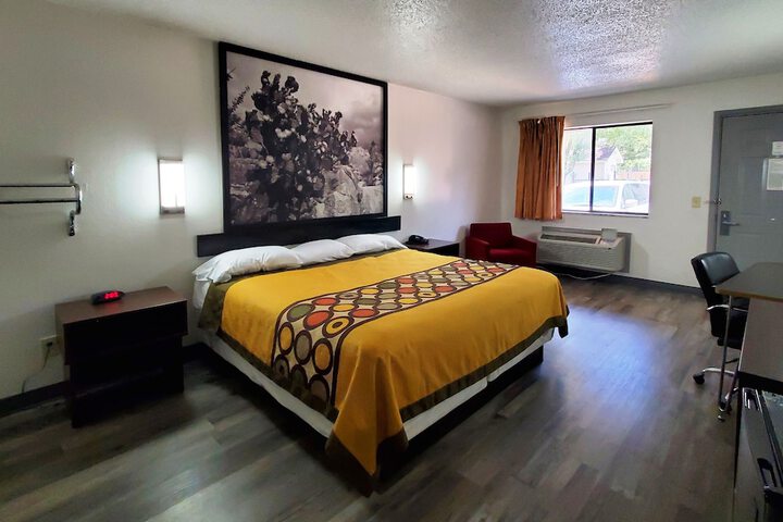 Room 26 of 28
