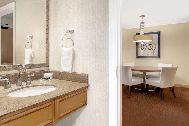 Hilton Orange County / Costa Mesa
