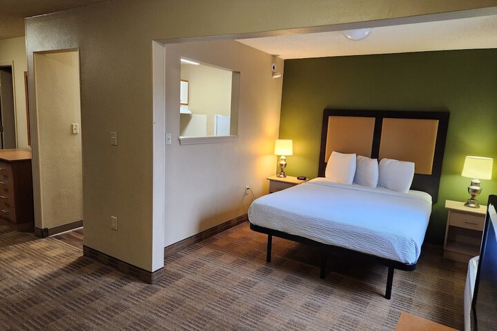 Room 17 of 20