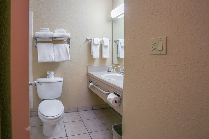 Room 41 of 76
