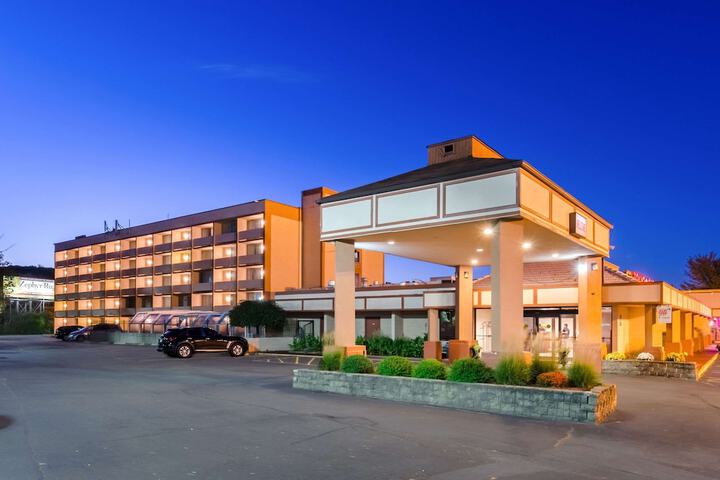 Hotel 3 of 43