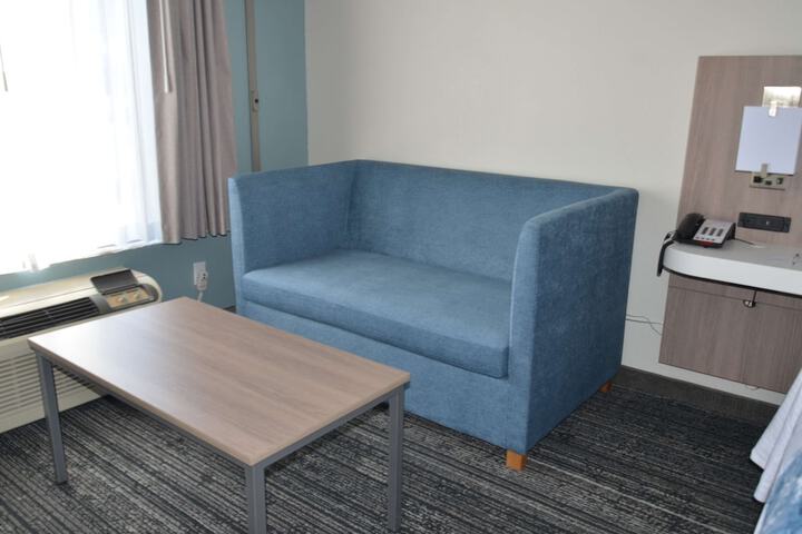 Room 25 of 48