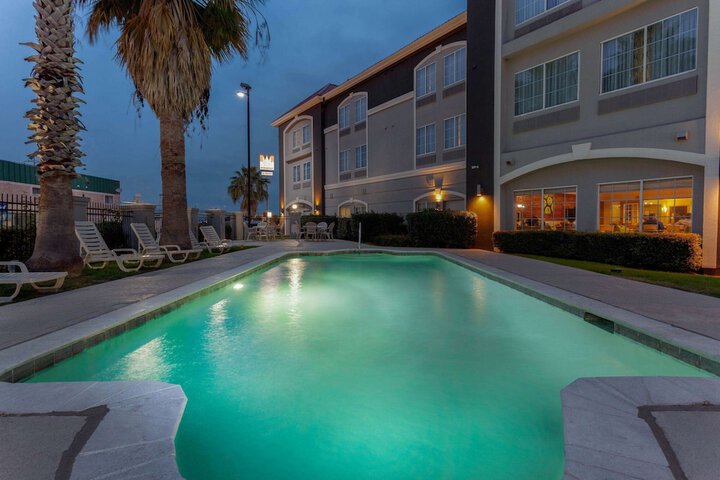Pool 7 of 35