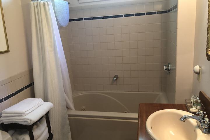 Room 25 of 54