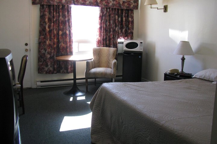 Room 5 of 10