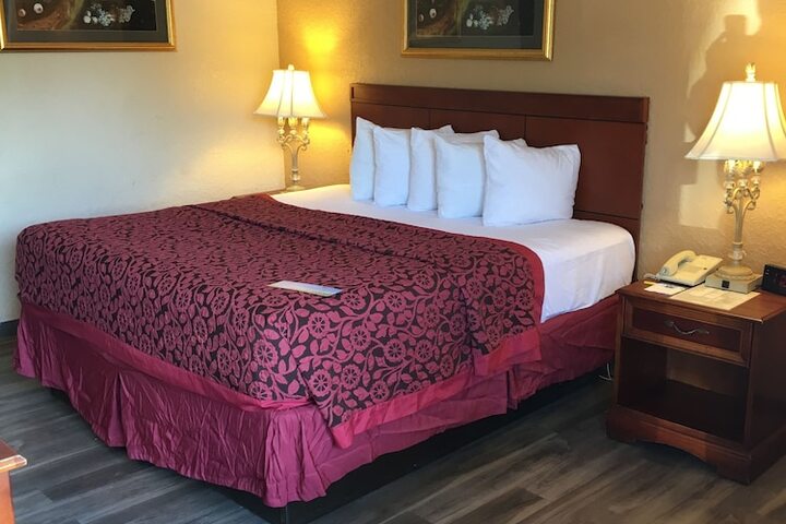Room 17 of 51