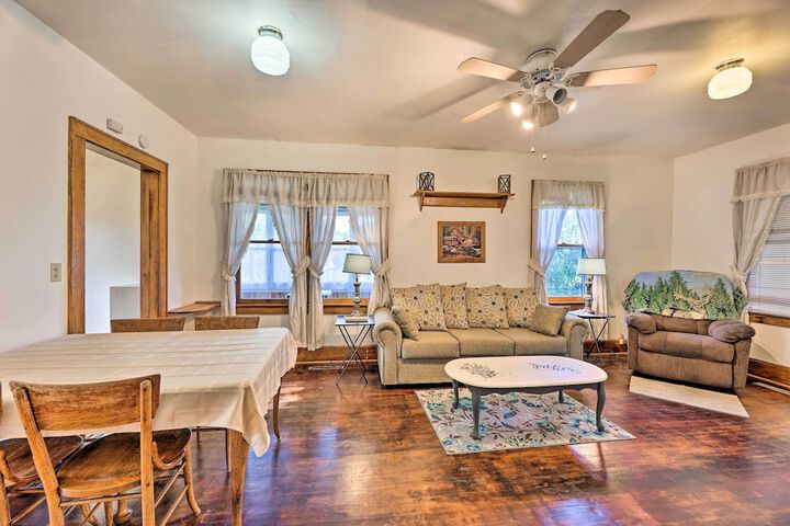 Family-friendly Marlinton Home: Walk Downtown!
