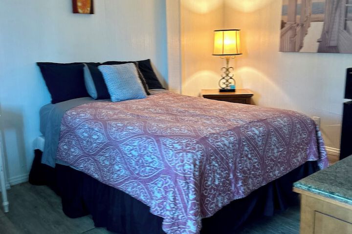 Room 43 of 65