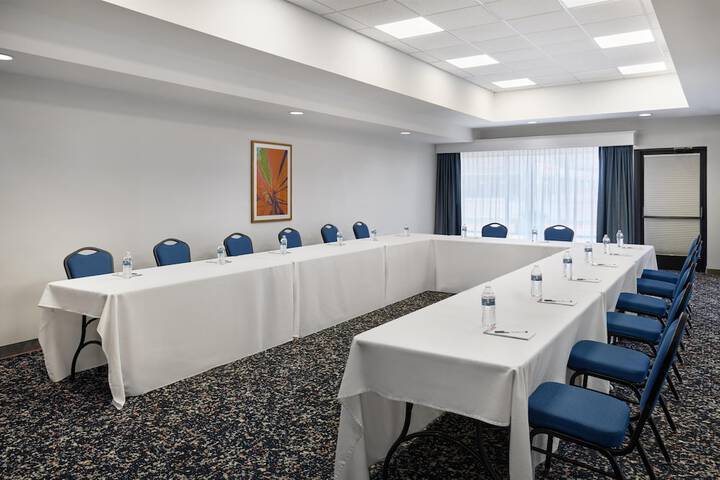 Hampton Inn Kansas City / Shawnee Mission