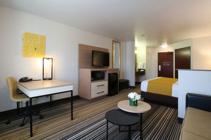 Room 13 of 43