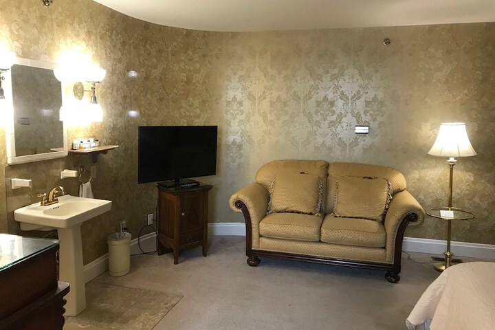 Room 29 of 61