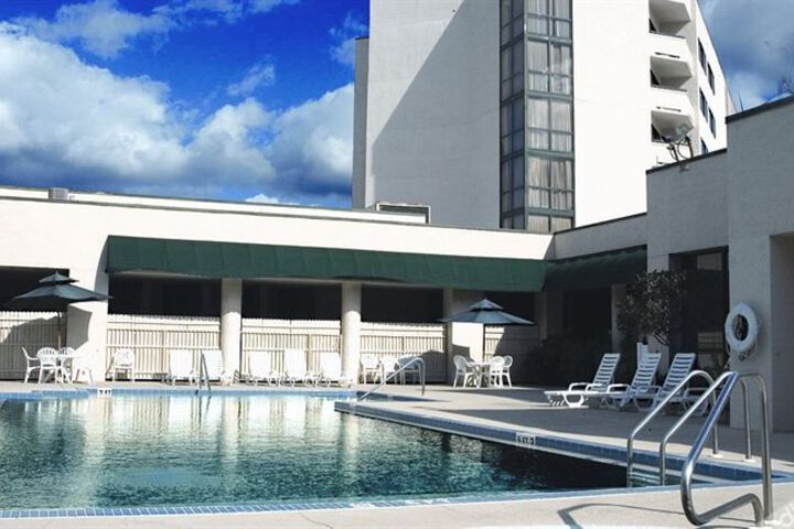 Clarion Hotel